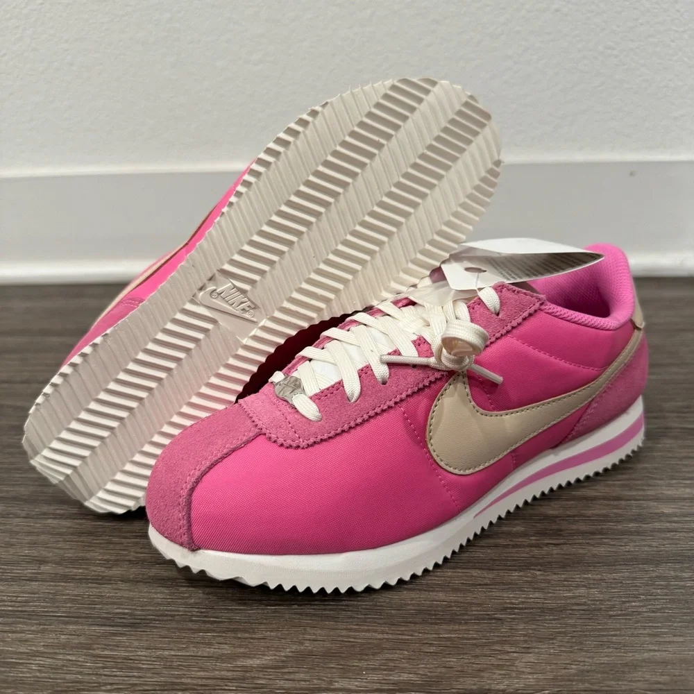 NIKE CORTEZ womens sz 7.5